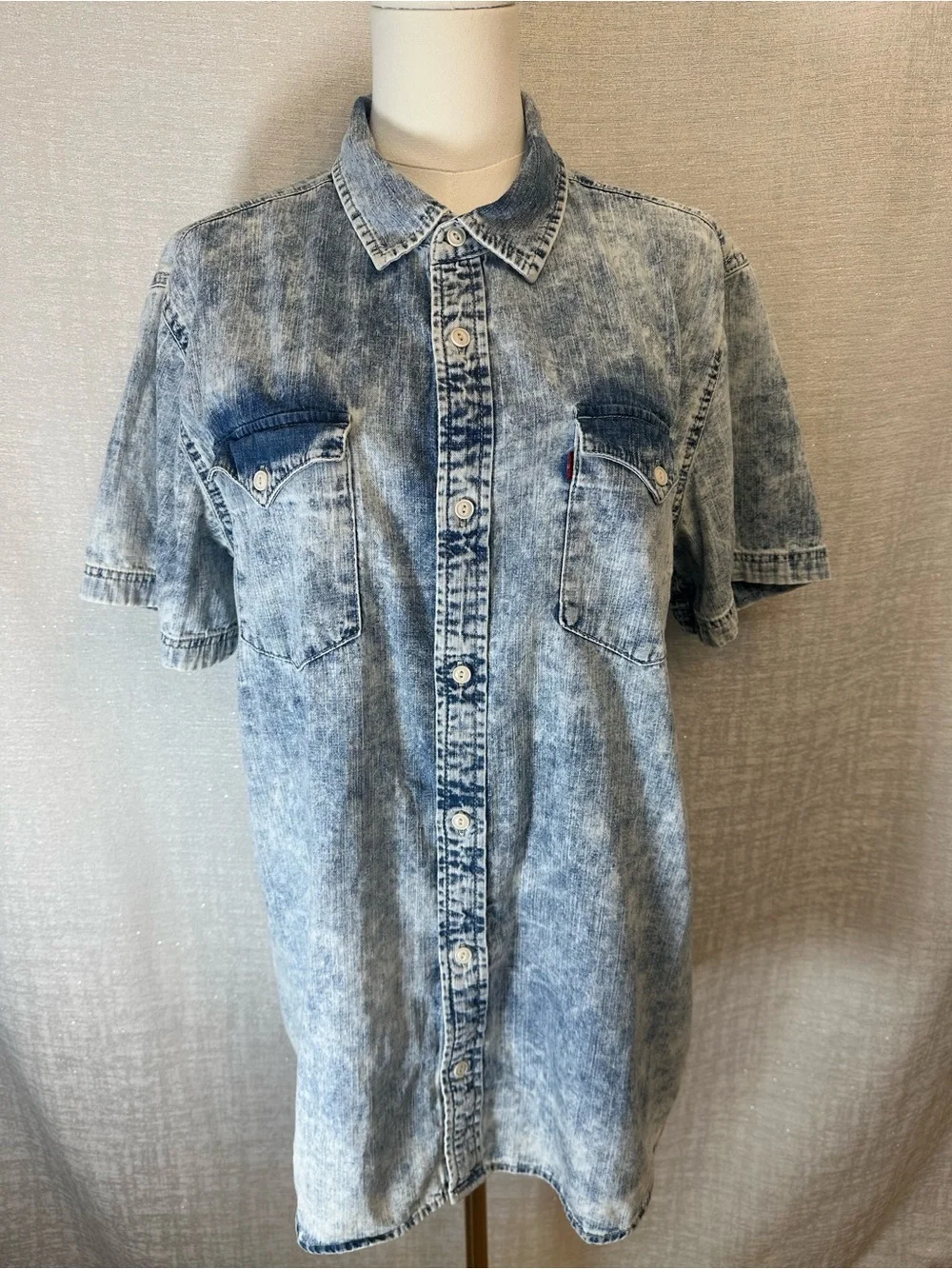 Levi's Men’s Y2K Vintage Light Blue Acid Wash Short-Sleeve Denim Button-Up